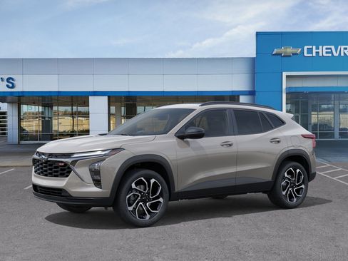 New 2026 Chevrolet Trax RS FWD image 2