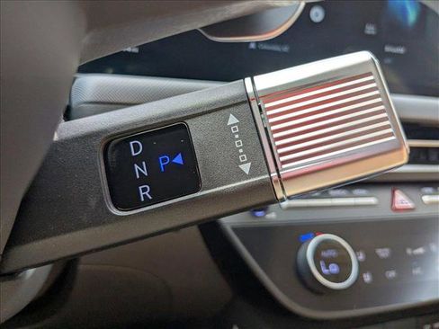 New 2025 Hyundai Sonata Limited image 16