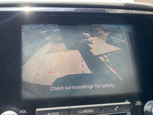 Used 2021 Nissan Titan SV w/ Accessory Utility Package image 36