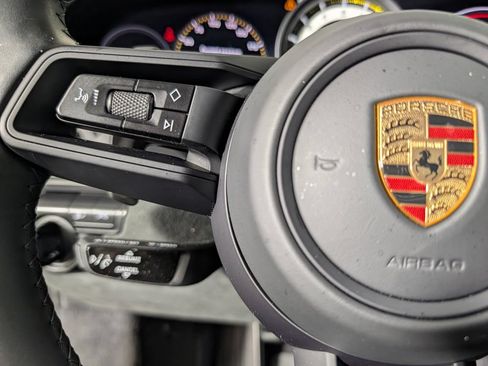 Certified 2022 Porsche 911 GT3 RWD image 36
