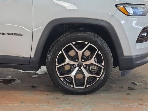 Used 2025 Jeep Compass Limited AWD/4WD image 7