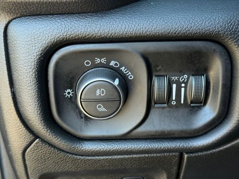 Used 2019 RAM 1500 Big Horn image 23