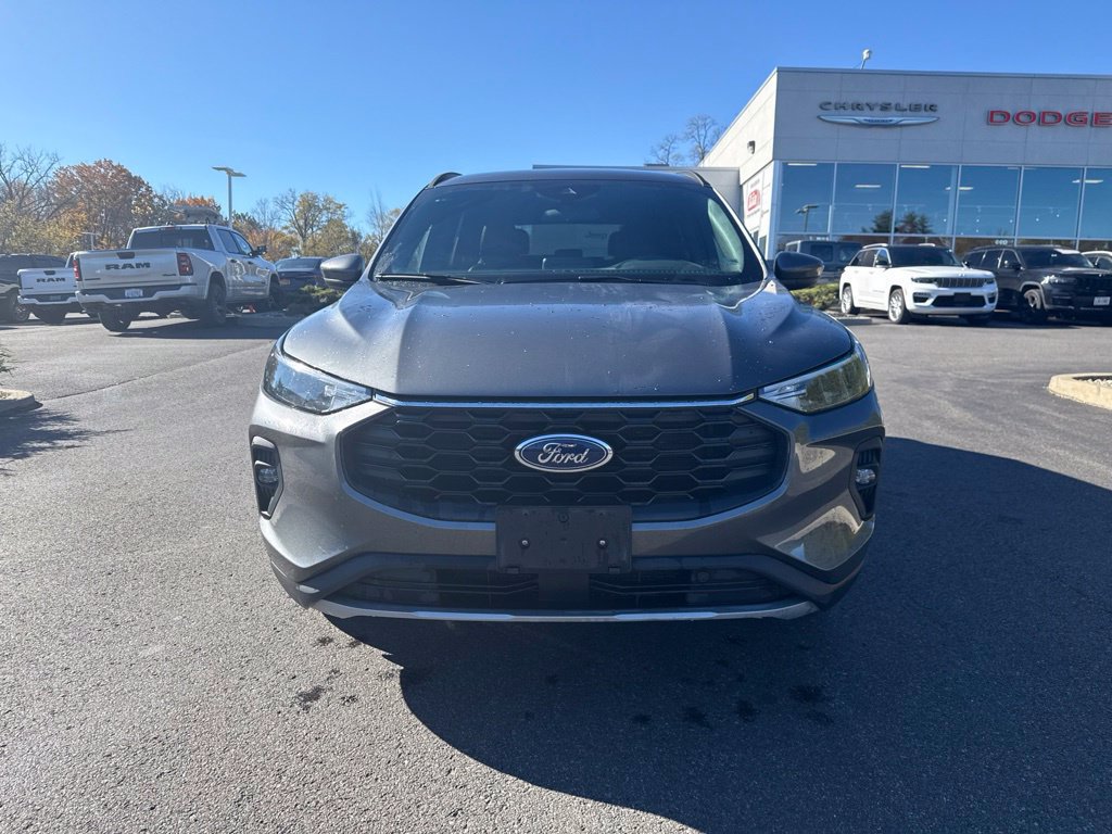 Used 2025 Ford Escape ST-Line Select AWD/4WD image 9