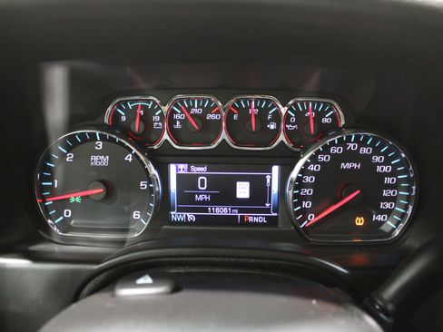 Used 2018 Chevrolet Suburban Premier image 14