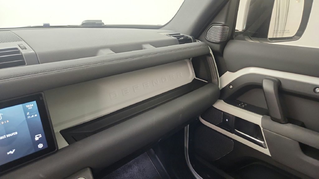 Used 2023 Land Rover Defender 90 S AWD/4WD image 22