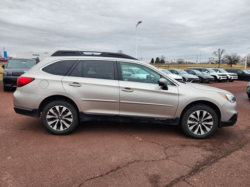 Used 2017 Subaru Outback 2.5i Limited image 7