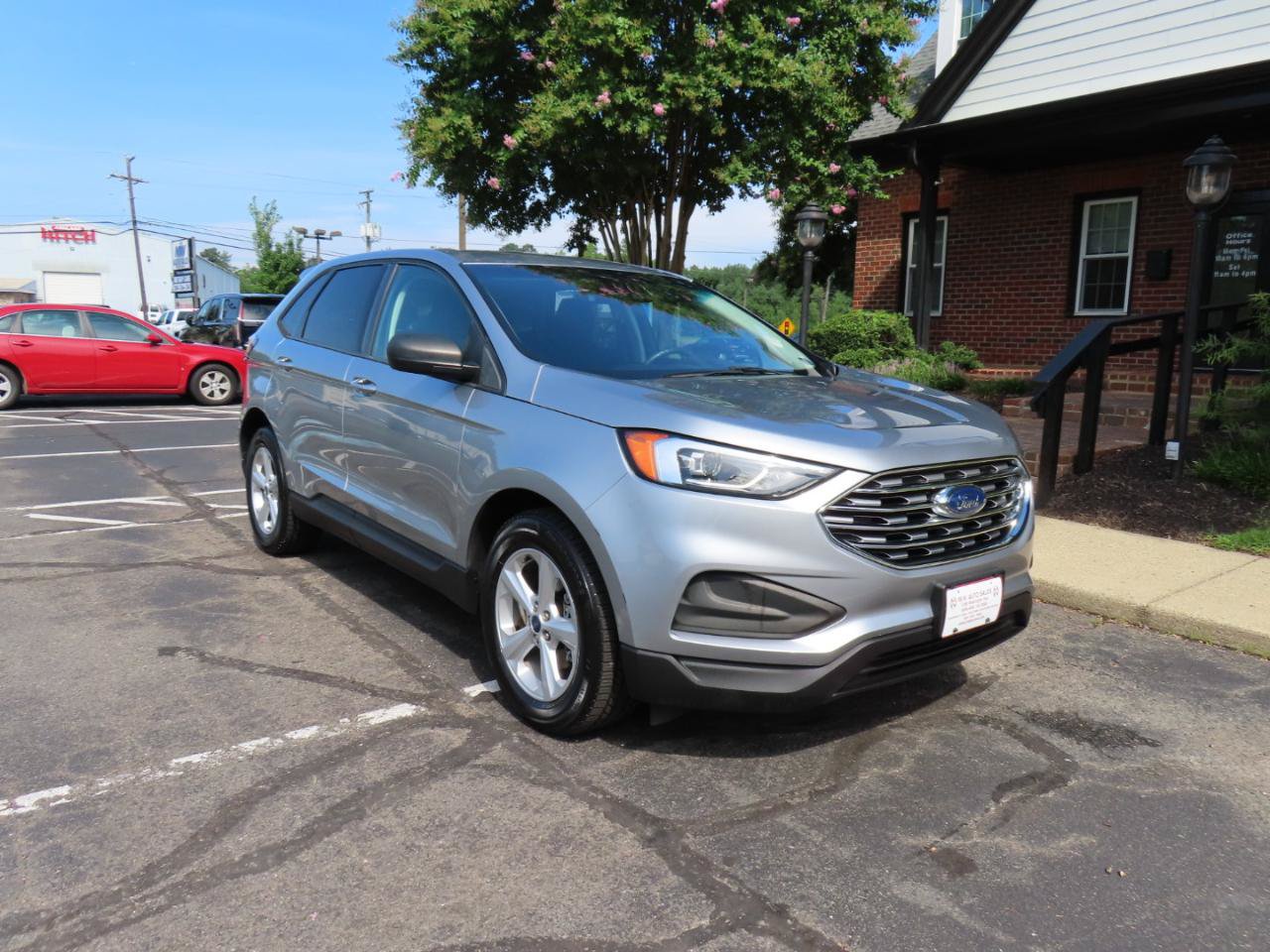 Used 2020 Ford Edge SE FWD image 11
