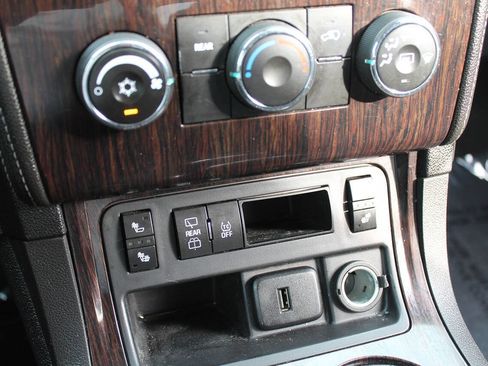 Used 2017 Chevrolet Traverse LT w/ Style and Technology Package FWD image 33