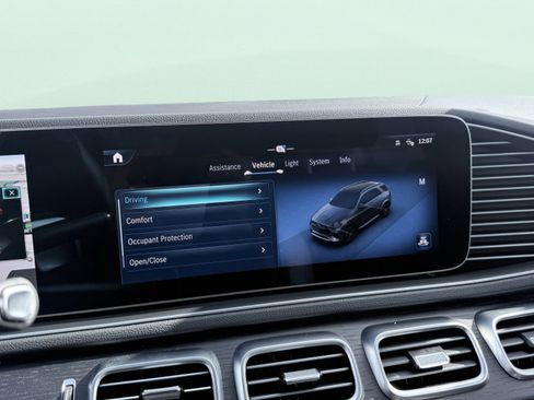 Used 2025 Mercedes-Benz GLE 450e 4MATIC w/ AMG Line Exterior image 61