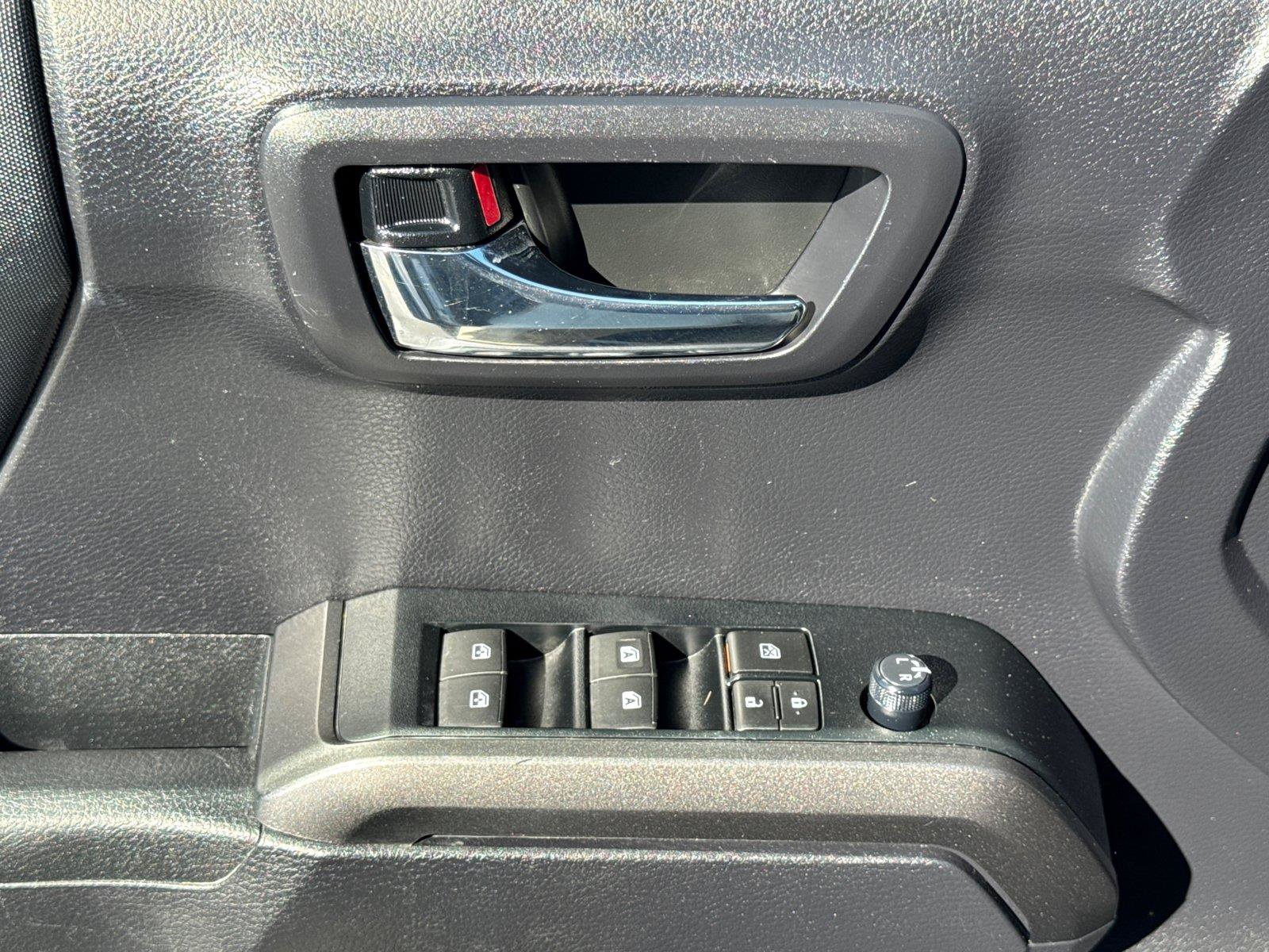 Used 2020 Toyota Tacoma TRD Off-Road w/ Technology Package AWD/4WD image 29