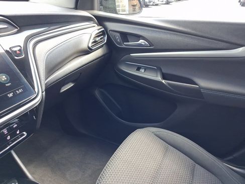 Used 2023 Chevrolet Bolt EUV LT w/ Comfort Package FWD image 21