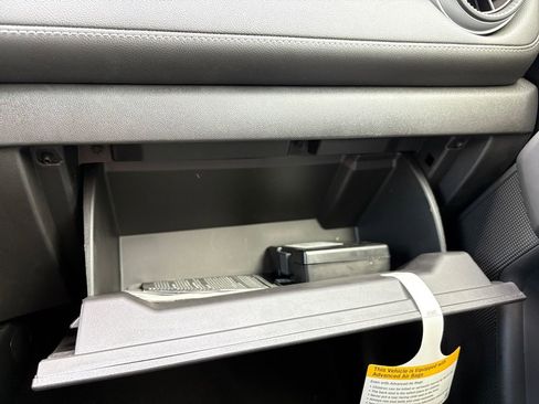 New 2025 Chevrolet Colorado LT w/ LT Convenience Package image 8