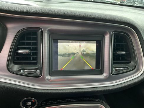 Used 2018 Dodge Challenger SXT RWD image 13