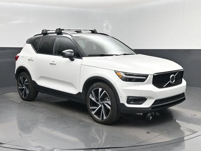 Used 2022 Volvo XC40 T5 R-Design