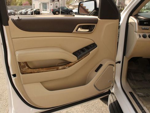 Used 2016 GMC Yukon Denali w/ Open Road Package image 12