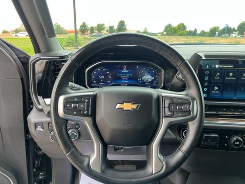 Used 2025 Chevrolet Silverado 1500 LT AWD/4WD image 11