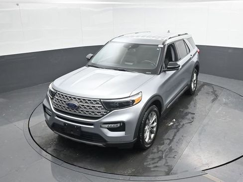 Used 2022 Ford Explorer Limited w/ Equipment Group 301A AWD/4WD image 46