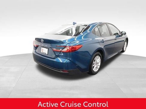 Used 2025 Toyota Camry LE image 9