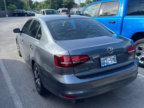 Used 2018 Volkswagen Jetta SE FWD image 8