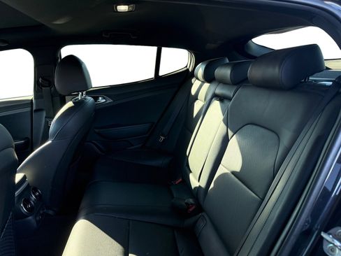Used 2020 Kia Stinger GT1 image 11
