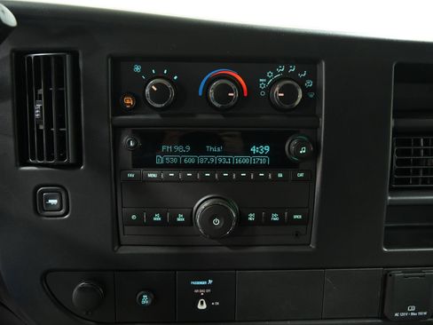 New 2026 GMC Savana 2500 Extended RWD image 57