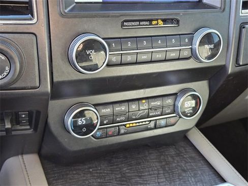 Used 2021 Ford Expedition Max Limited image 23