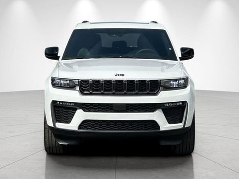 New 2026 Jeep Grand Cherokee Limited w/ Limited Altitude Package AWD/4WD image 9