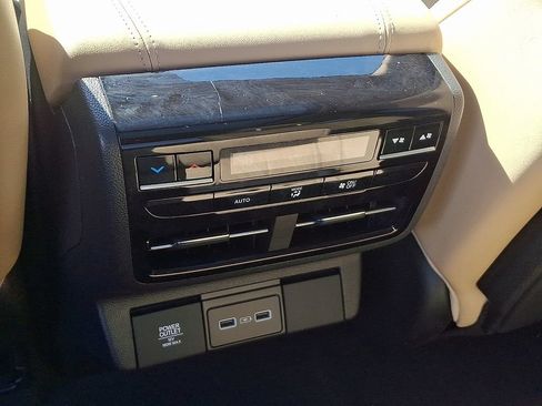 Certified 2023 Acura MDX SH-AWD w/ Technology Package image 11