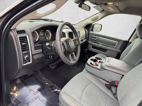 Used 2018 RAM 1500 Classic SLT image 11