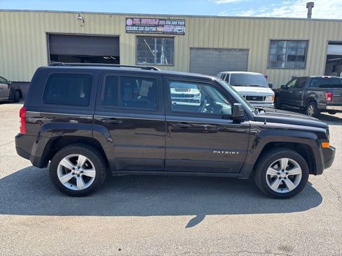Used 2014 Jeep Patriot Latitude image 4