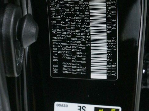 Used 2024 Toyota Corolla LE FWD image 30