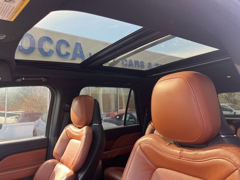 Used 2020 Lincoln Navigator Reserve w/ Luxury Package image 11