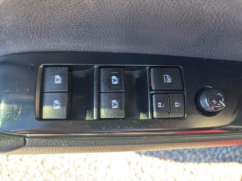 Used 2018 Toyota Camry LE w/ Convenience Package FWD image 17