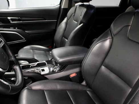 Used 2025 Kia Telluride S AWD/4WD image 25