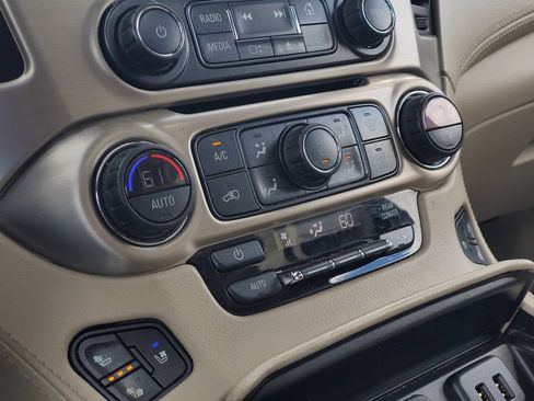 Used 2019 GMC Yukon Denali w/ Denali Ultimate Package AWD/4WD image 30
