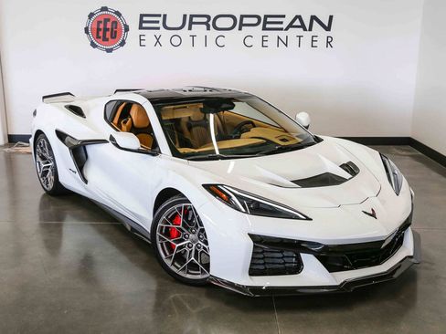 Used 2025 Chevrolet Corvette ZR1 w/ Battery Protection Package RWD image 4