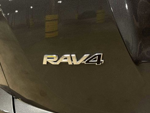 Used 2017 Toyota RAV4 XLE AWD/4WD image 25