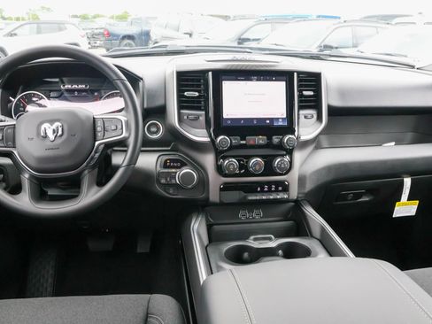 New 2026 RAM 1500 Express AWD/4WD image 16
