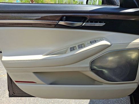 Used 2019 Genesis G90 5.0 Ultimate image 10