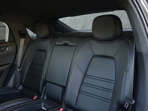 Used 2024 Porsche Cayenne Turbo GT image 31