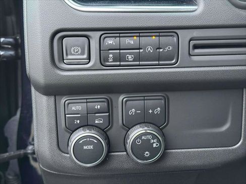 Used 2022 Chevrolet Tahoe RST w/ Sport Performance Package image 19