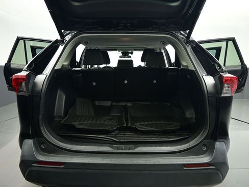 Used 2021 Toyota RAV4 XLE w/ Convenience Package image 70