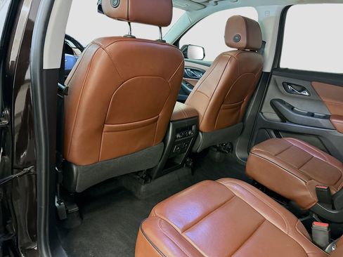 Used 2018 Chevrolet Traverse High Country AWD/4WD image 29