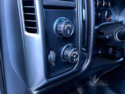 Used 2018 Chevrolet Silverado 1500 LT w/ All Star Edition image 31