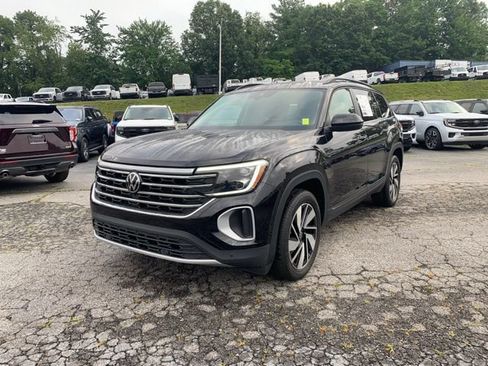 Used 2025 Volkswagen Atlas SE FWD image 4