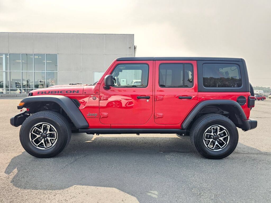 Used 2024 Jeep Wrangler Unlimited Rubicon AWD/4WD image 3