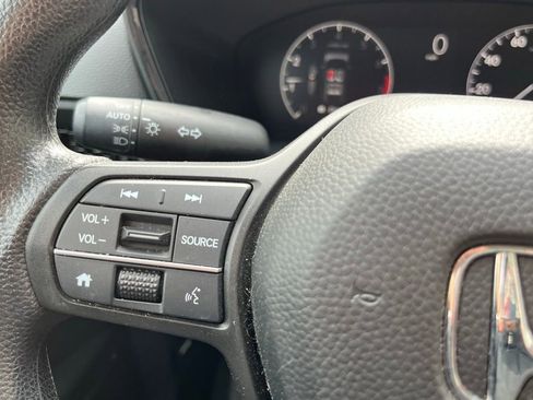 Used 2023 Honda CR-V LX image 4