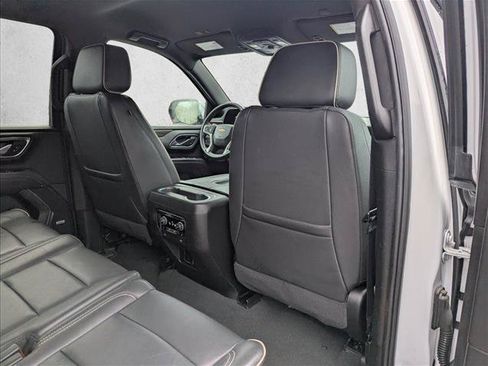 Used 2024 Chevrolet Suburban Premier AWD/4WD image 29
