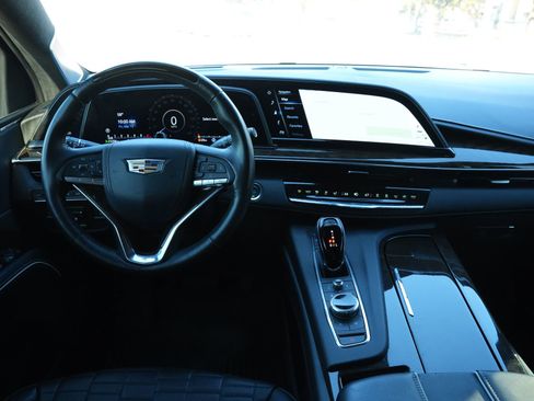 Used 2024 Cadillac Escalade Sport Platinum w/ LPO, ONYX Package image 9