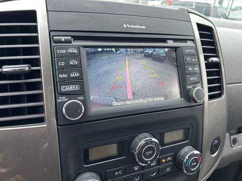 Used 2017 Nissan Frontier SL image 19